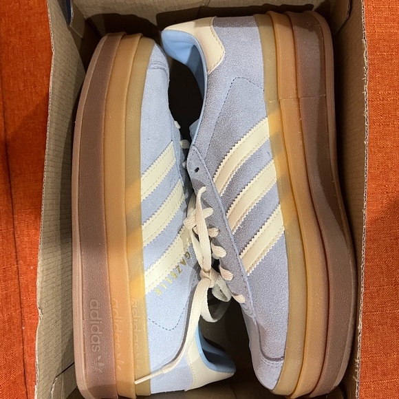 Adidas Gazelle Light Blue Suede with White and Gold Accents - Picture 6 of 7